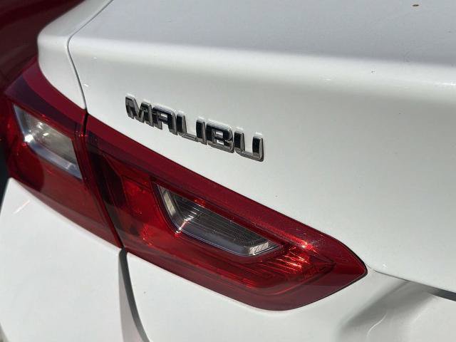 Used 2018 Chevrolet Malibu LT FWD image 18