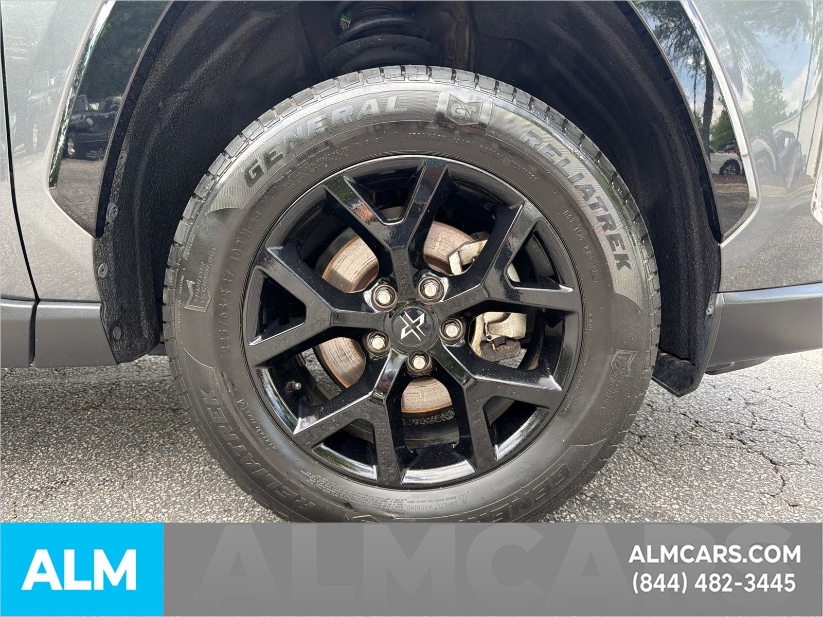 Used 2021 Toyota RAV4 XLE w/ Convenience Package FWD image 14
