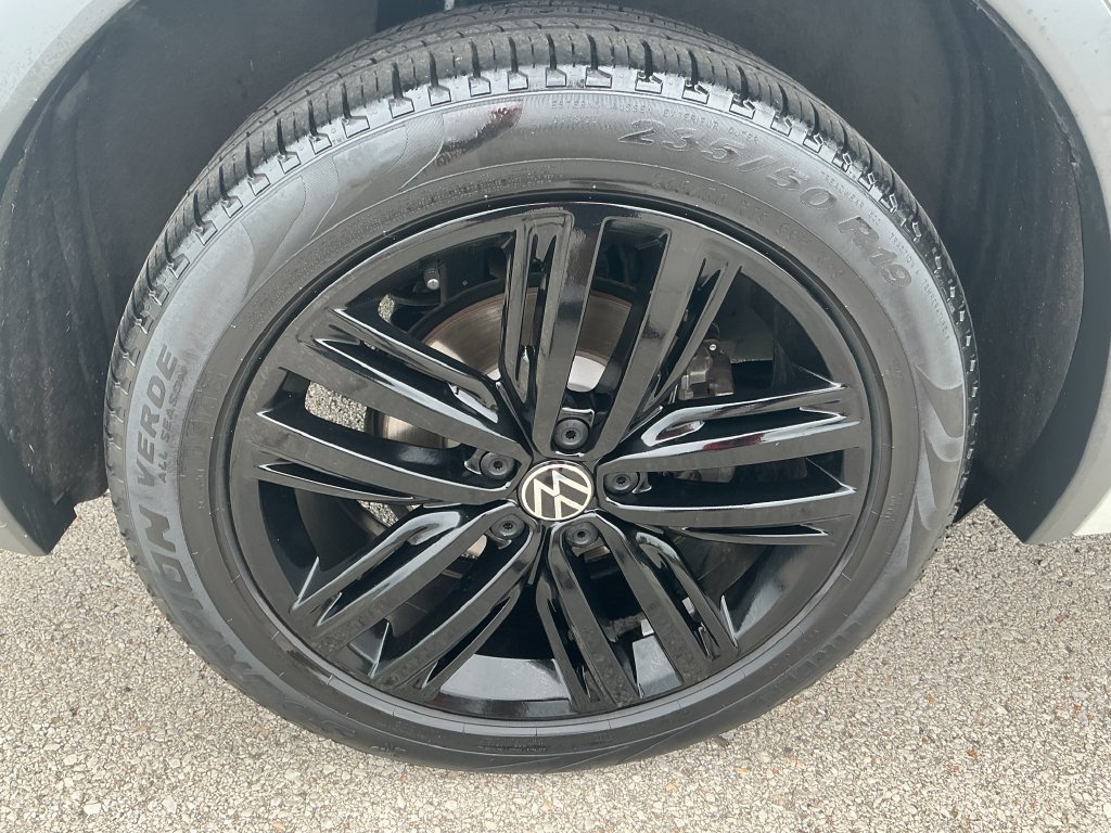 Used 2022 Volkswagen Tiguan SE R-Line AWD/4WD image 11