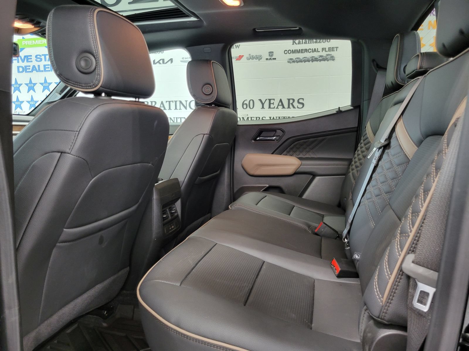 Used 2025 GMC Canyon Denali AWD/4WD image 25