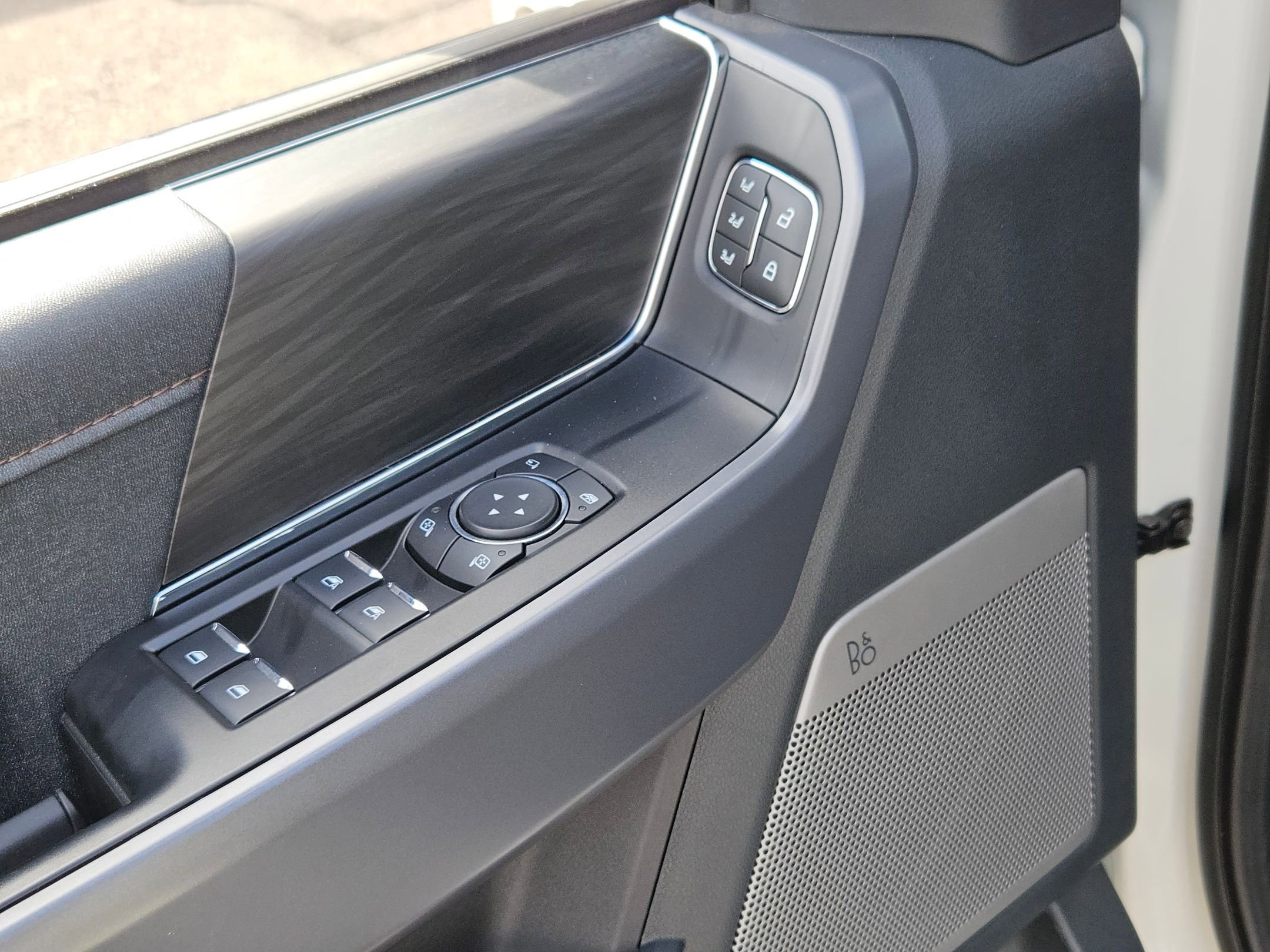 Certified 2025 Ford F150 Lariat w/ Equipment Group 502A High image 12