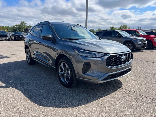 Certified 2024 Ford Escape ST-Line w/ Tech Pack #1 AWD/4WD image 3