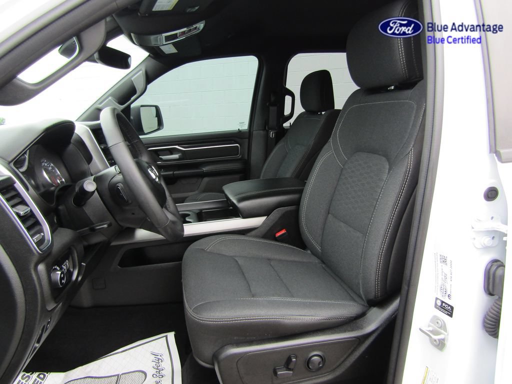 Used 2025 RAM 1500 Big Horn AWD/4WD image 3
