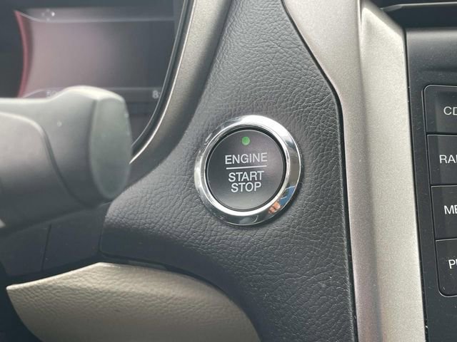 Certified 2018 Ford Fusion SE FWD image 17