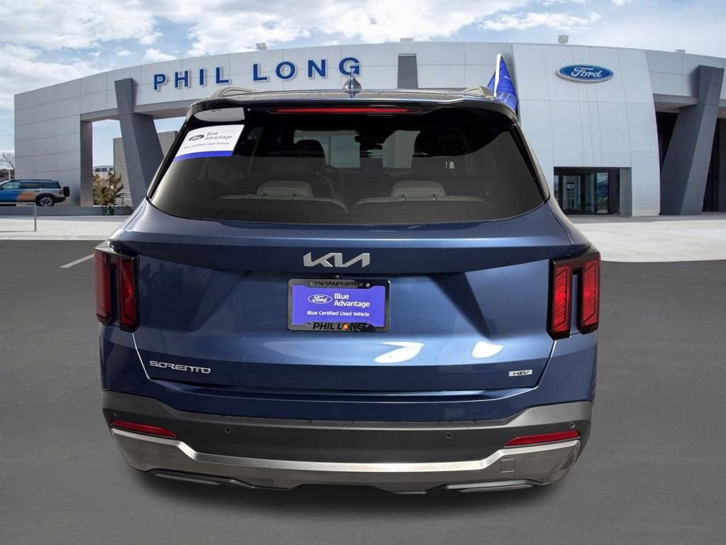 Used 2025 Kia Sorento EX FWD image 4