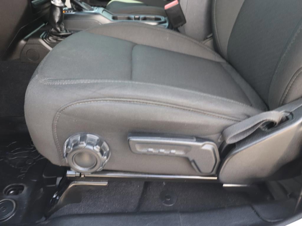 Used 2022 Jeep Wrangler Unlimited Sport AWD/4WD image 18