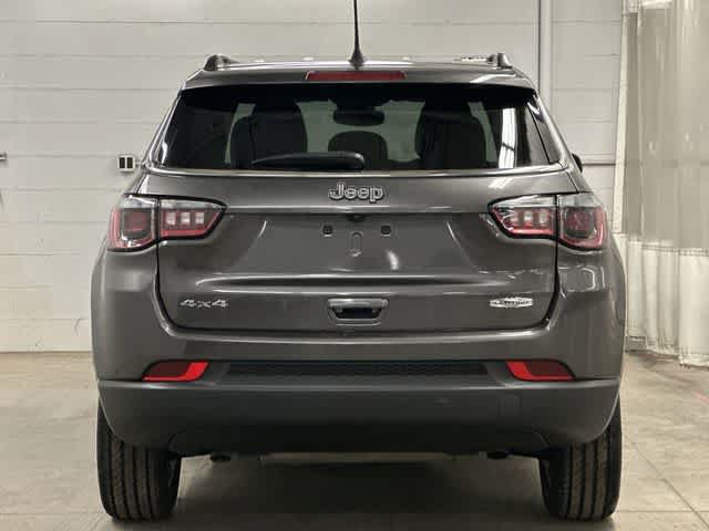 Used 2024 Jeep Compass Latitude AWD/4WD image 4
