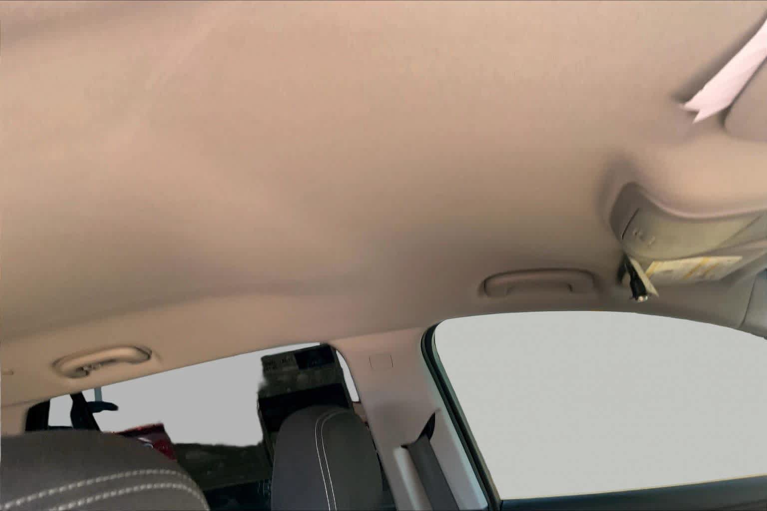Used 2024 GMC Terrain SLE w/ Driver Convenience Package FWD image 14