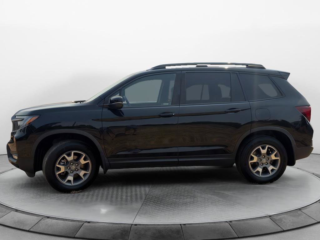 Used 2022 Honda Passport TrailSport image 2
