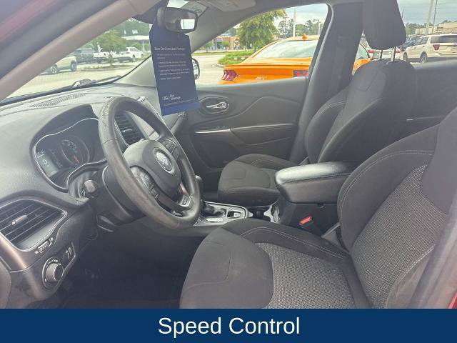 Used 2021 Jeep Cherokee Latitude FWD image 11