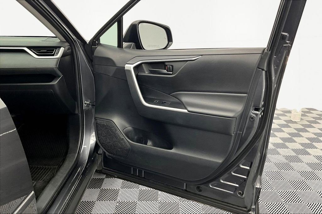 Used 2024 Toyota RAV4 LE image 24