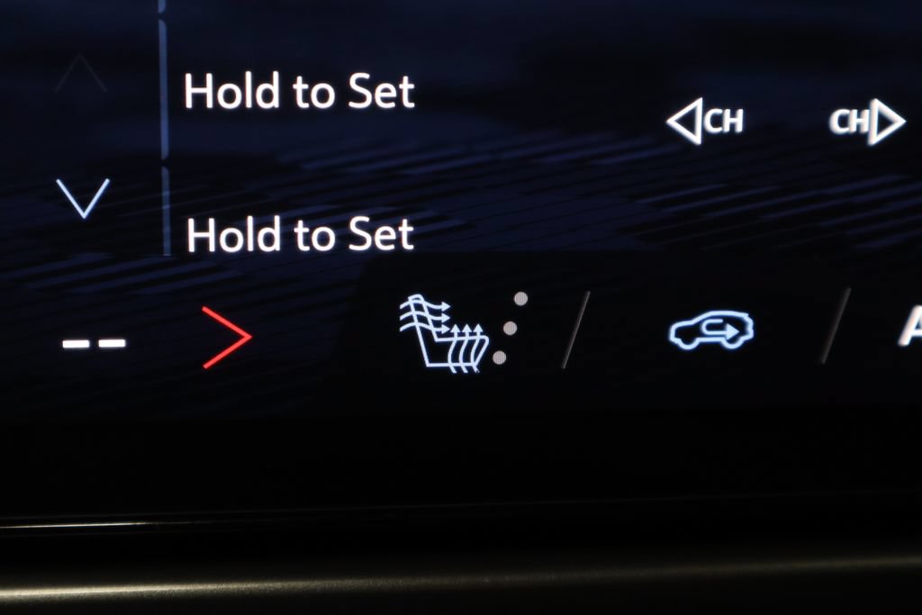 Used 2024 Chevrolet Equinox EV RS FWD image 5