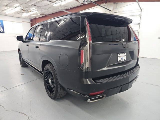 Used 2023 Cadillac Escalade ESV Premium Luxury Platinum AWD/4WD image 8