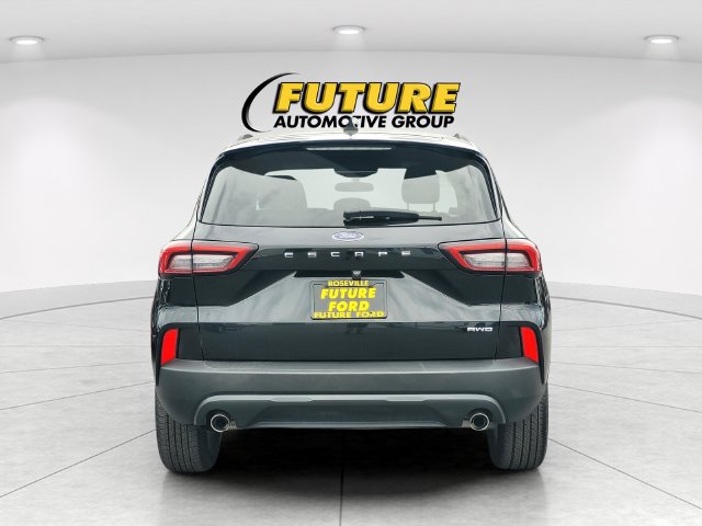 Certified 2025 Ford Escape ST-Line Select AWD/4WD image 5