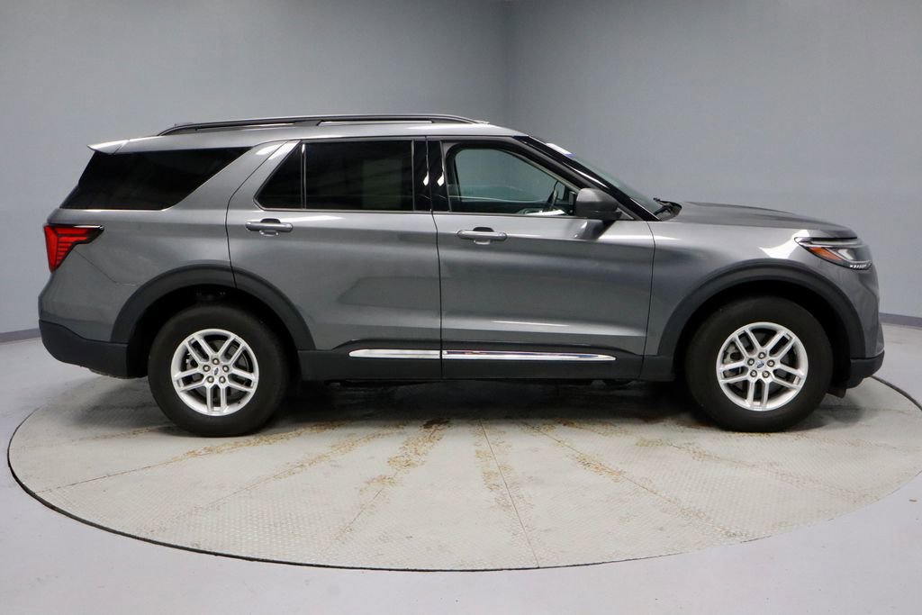 Certified 2025 Ford Explorer Active AWD/4WD image 12