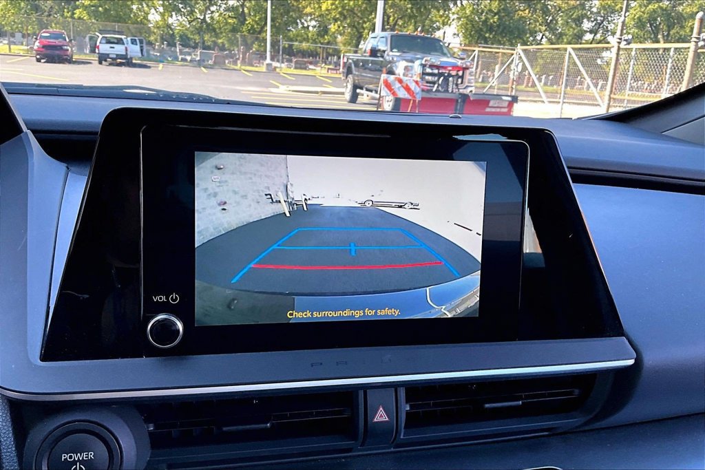 Used 2025 Toyota Prius LE FWD image 20