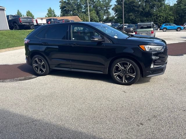 Certified 2019 Ford Edge ST w/ Cold Weather Package AWD/4WD image 17