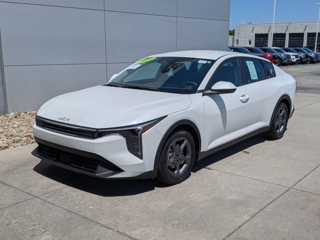 Used 2025 Kia K4 FWD image 8