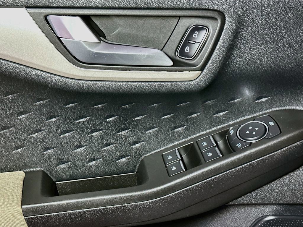 Certified 2020 Ford Escape SE AWD/4WD image 15