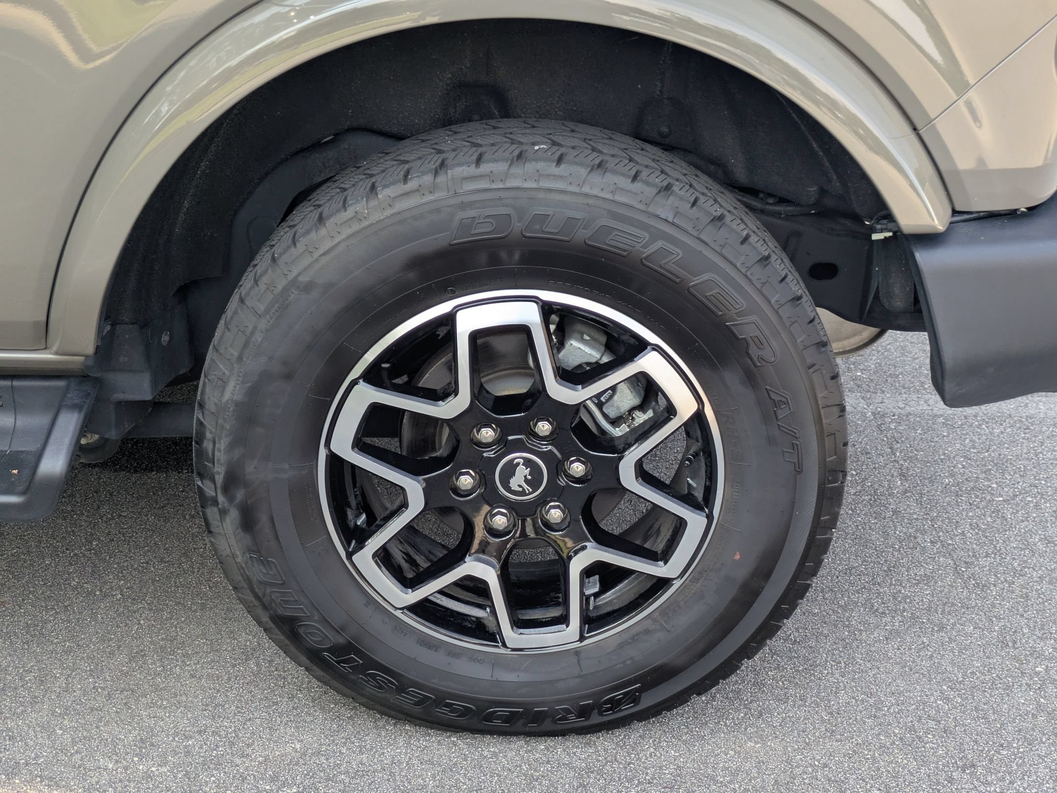 Certified 2025 Ford Bronco Outer Banks AWD/4WD image 8