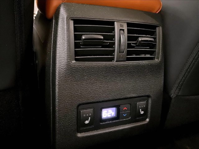 Used 2024 Mitsubishi Outlander SEL AWD/4WD image 32