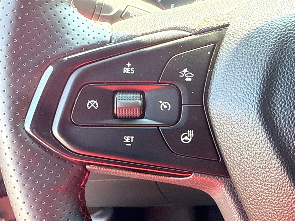 Used 2024 Chevrolet Trax RS w/ Driver Confidence Package image 24