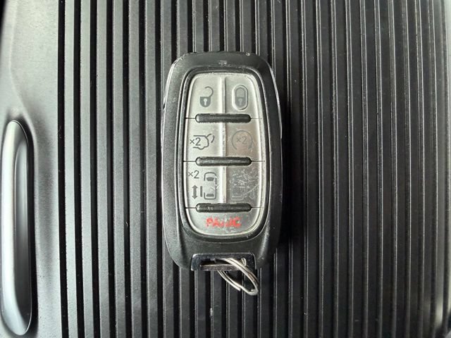 Used 2022 Chrysler Pacifica Limited w/ Uconnect Theater Family Group AWD/4WD image 30