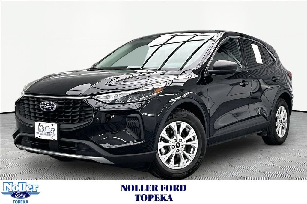 Certified 2024 Ford Escape Active w/ Cold Weather Package FWD image 1