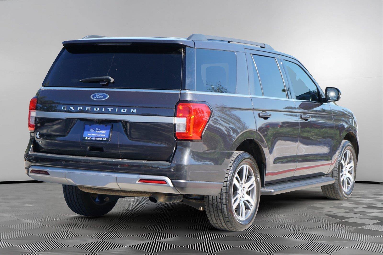 Certified 2023 Ford Expedition XLT RWD image 5