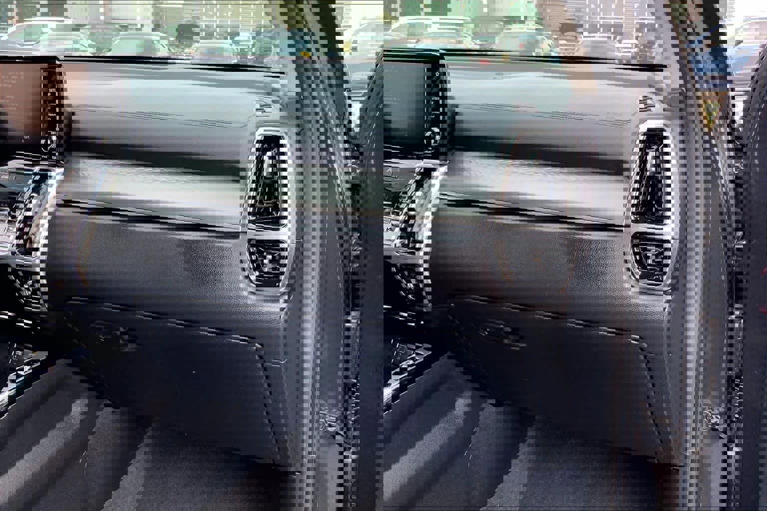 Used 2023 Kia Sorento SX image 18