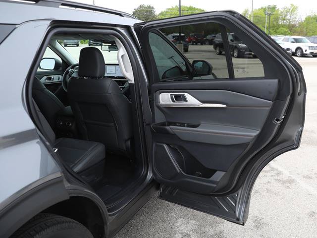 Certified 2025 Ford Explorer Active w/ Active Comfort Package AWD/4WD image 38
