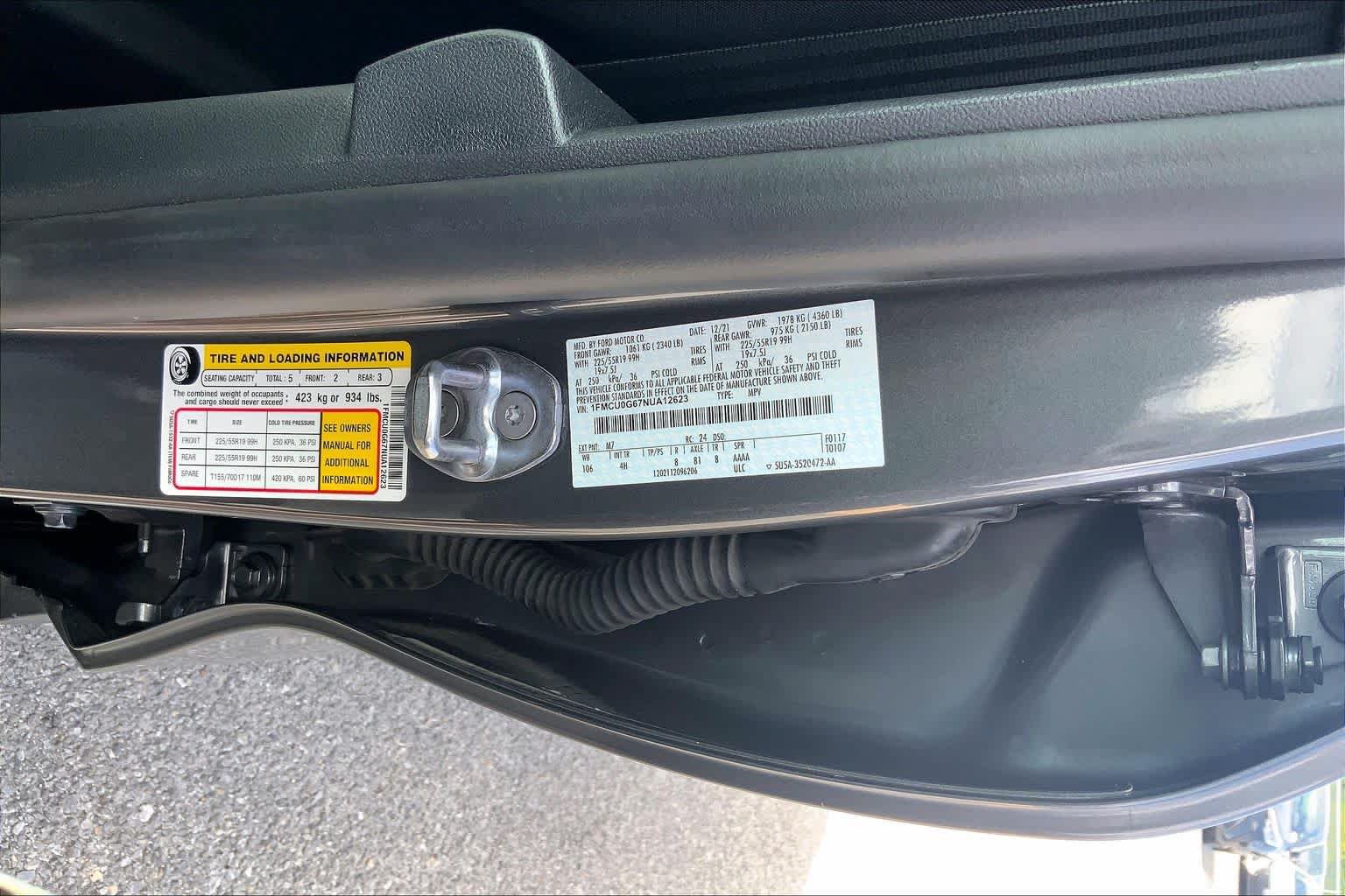 Certified 2022 Ford Escape SE w/ SE Sport Appearance Package FWD image 32