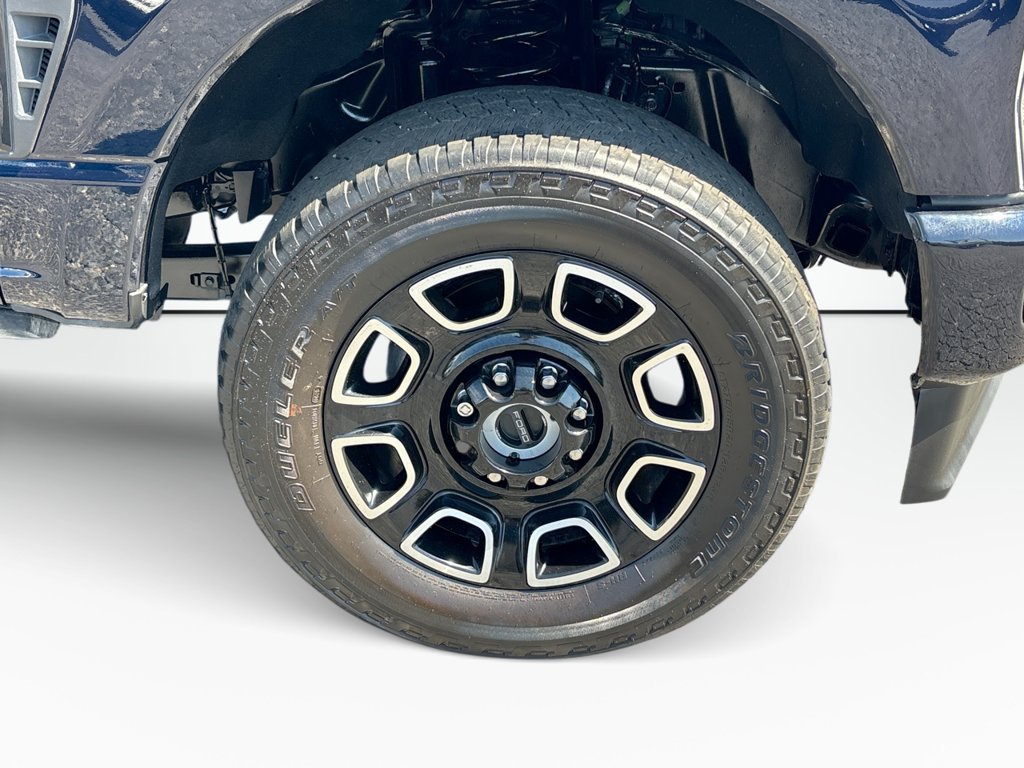 Certified 2025 Ford F250 Platinum AWD/4WD image 11