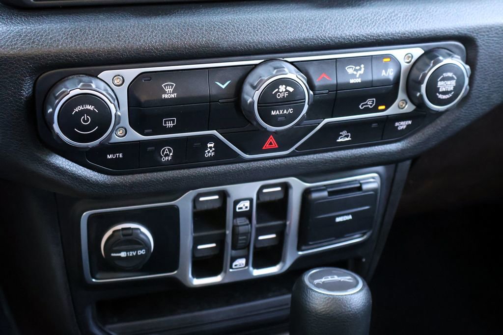 Used 2025 Jeep Gladiator Sport AWD/4WD image 30