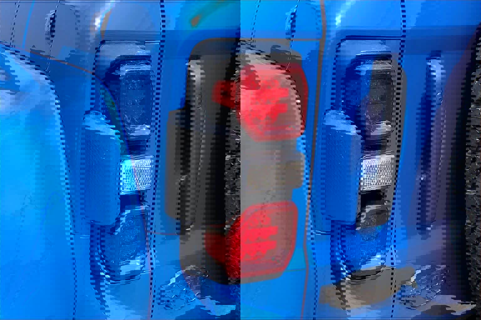 Certified 2024 Ford Bronco Raptor w/ Interior Carbon Fiber Pack 6 AWD/4WD image 29