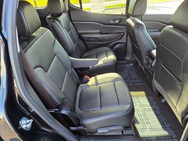 Used 2022 GMC Acadia SLT w/ Technology Package AWD/4WD image 13