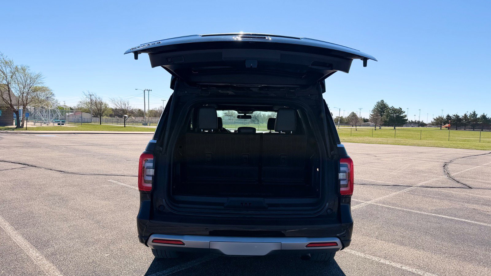 Certified 2022 Ford Expedition Platinum AWD/4WD image 5