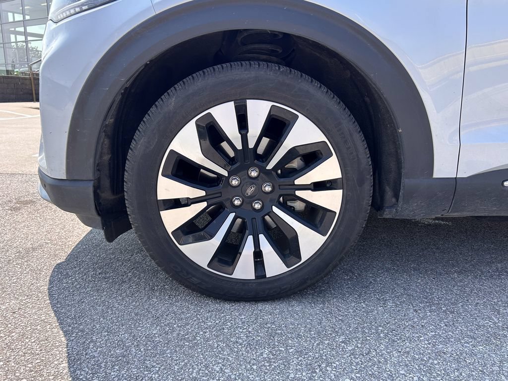 Certified 2025 Ford Explorer Platinum w/ LUX Leather Package AWD/4WD image 40