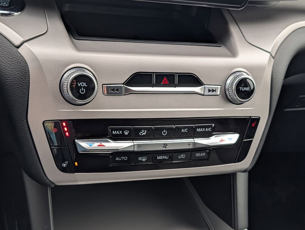 Certified 2022 Ford Explorer XLT w/ Equipment Group 202A image 23