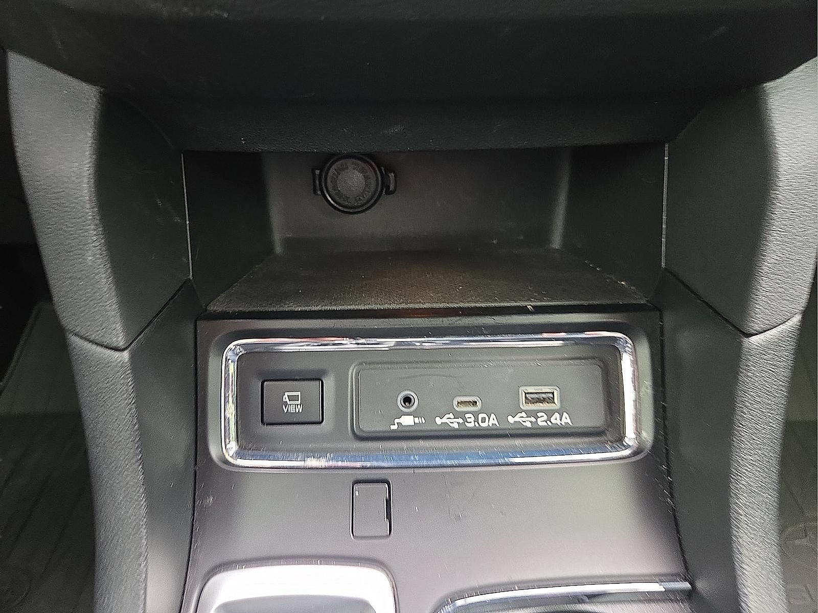 Used 2024 Subaru Ascent Limited w/ Technology Package AWD/4WD image 18