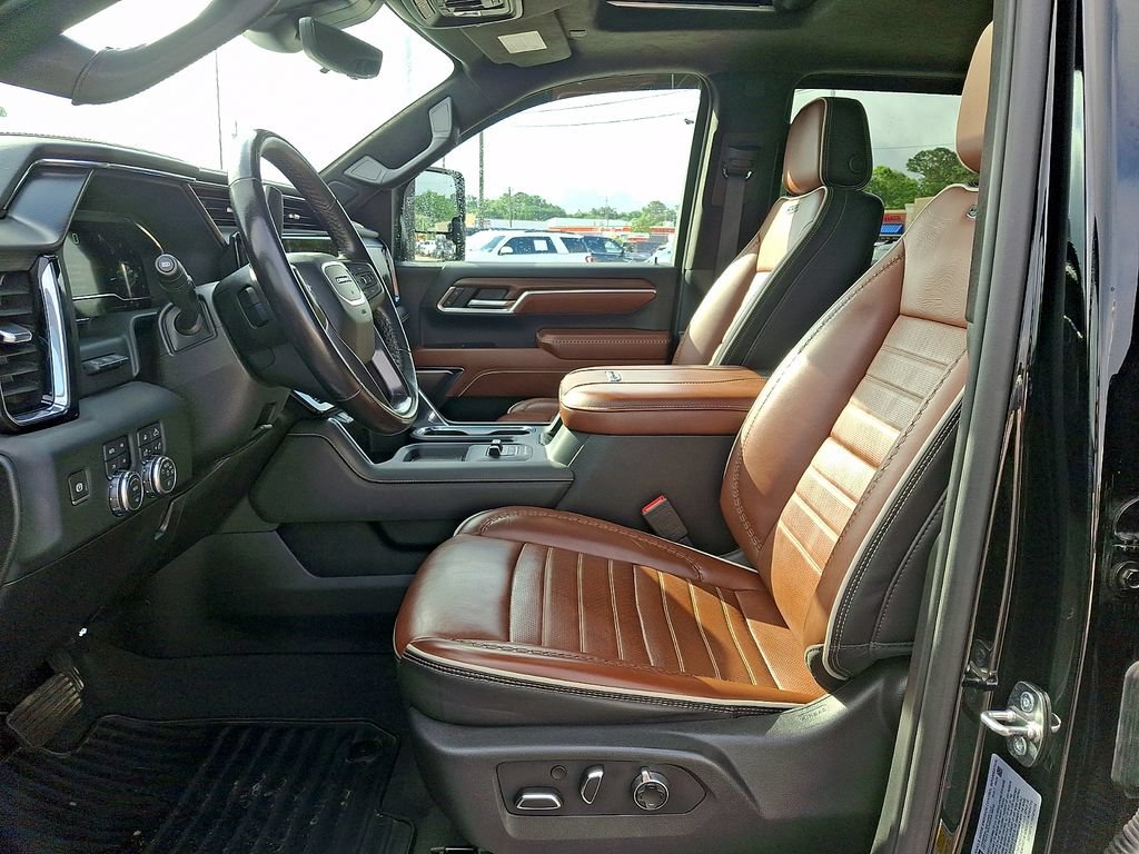 Used 2024 GMC Sierra 3500 Denali Ultimate AWD/4WD image 13