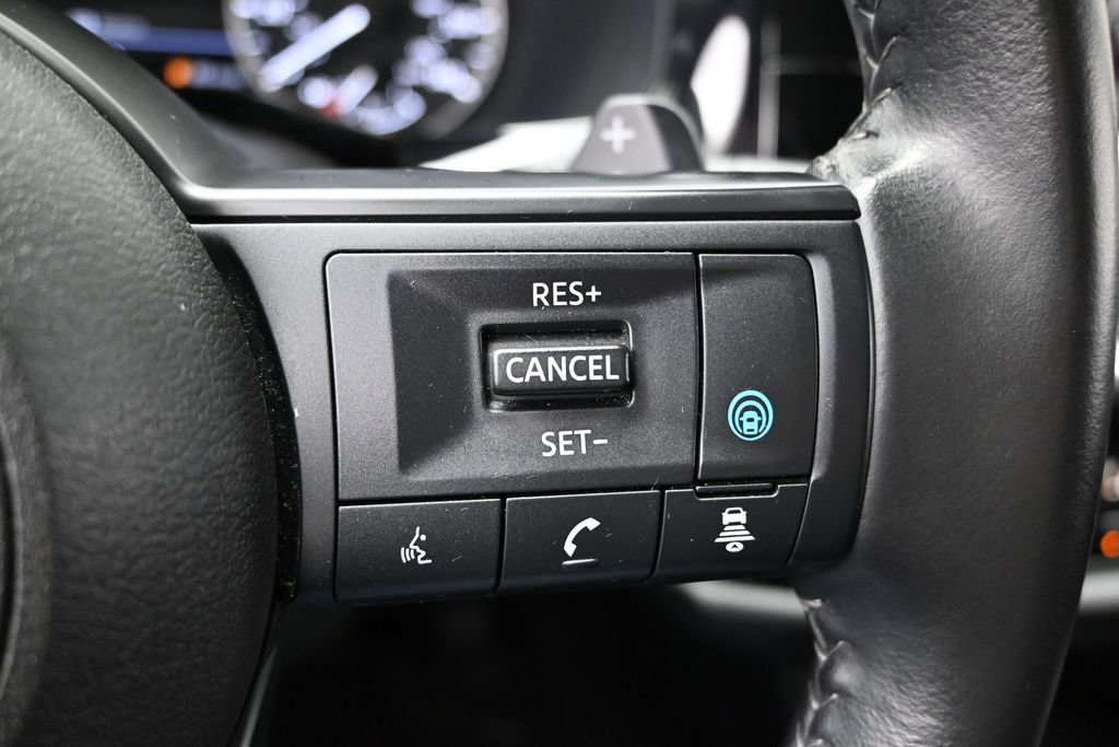 Used 2025 Nissan Pathfinder SV FWD image 26