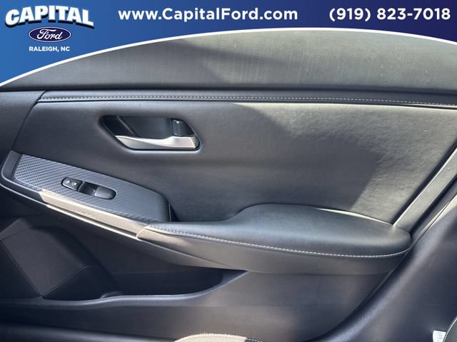 Used 2025 Nissan Sentra SV FWD image 28