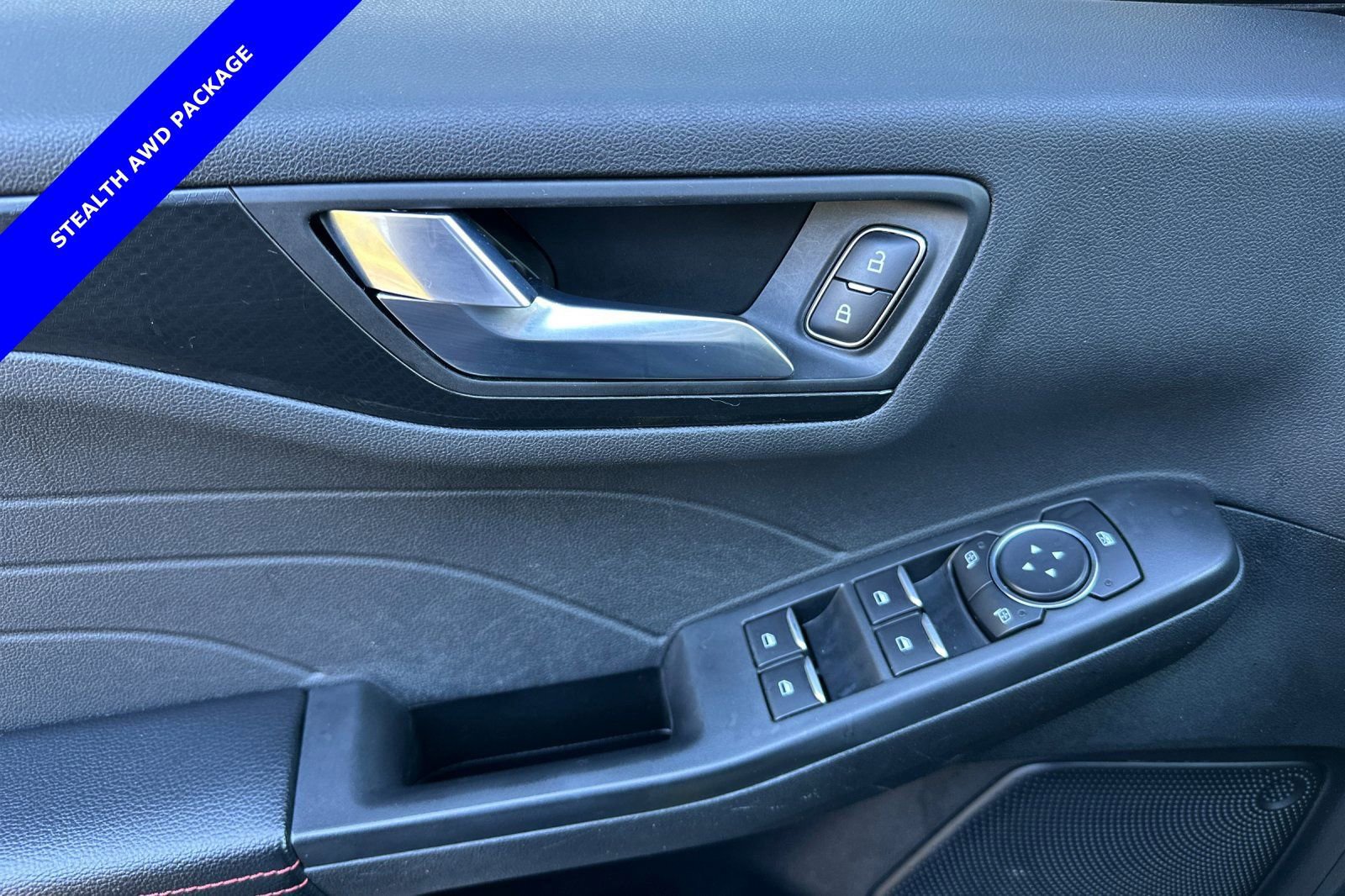 Certified 2022 Ford Escape SEL w/ SEL Stealth AWD Package image 12