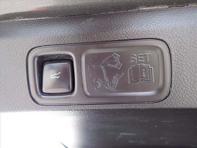 Certified 2020 Ford Expedition XLT w/ Equipment Group 202A AWD/4WD image 9
