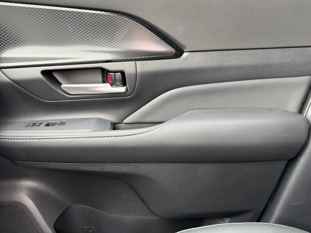 Used 2026 Toyota Grand Highlander AWD Hybrid image 16