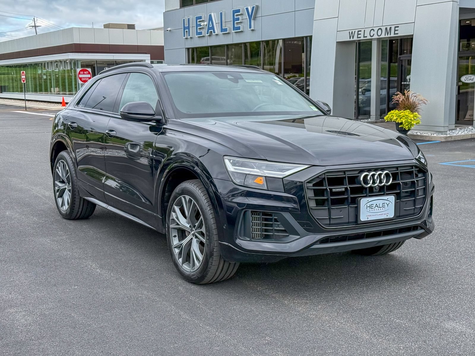 Used 2021 Audi Q8 Premium w/ Black Optic Package AWD/4WD image 1
