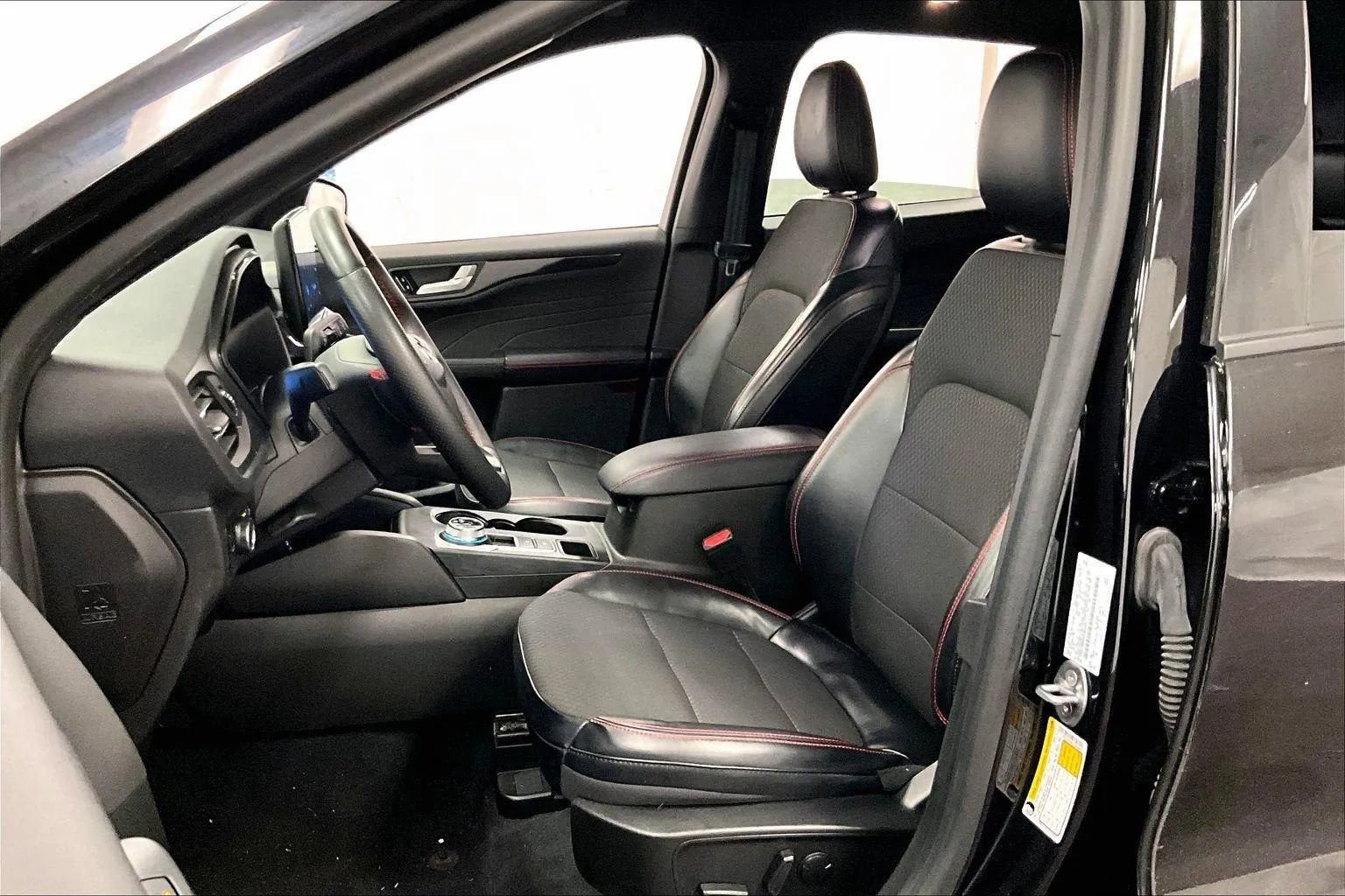 Certified 2023 Ford Escape ST-Line w/ Tech Pack #1 image 24