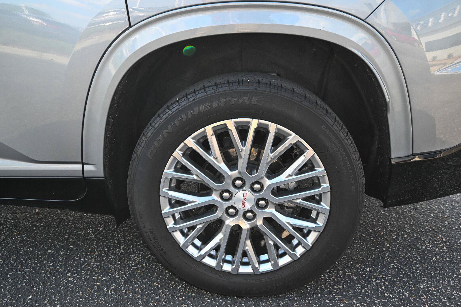 Used 2024 GMC Acadia Denali AWD/4WD image 25