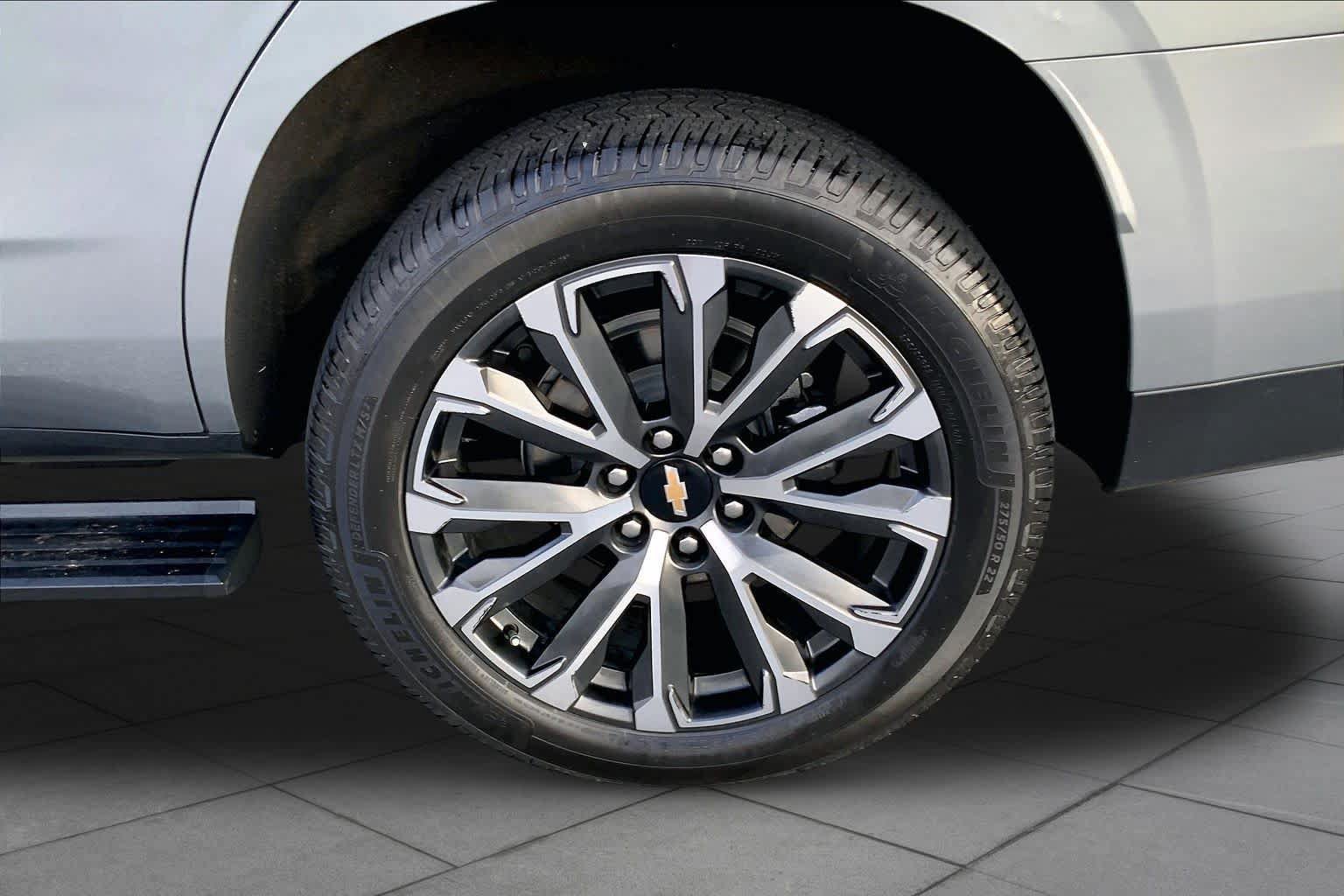 Used 2025 Chevrolet Tahoe High Country AWD/4WD image 10